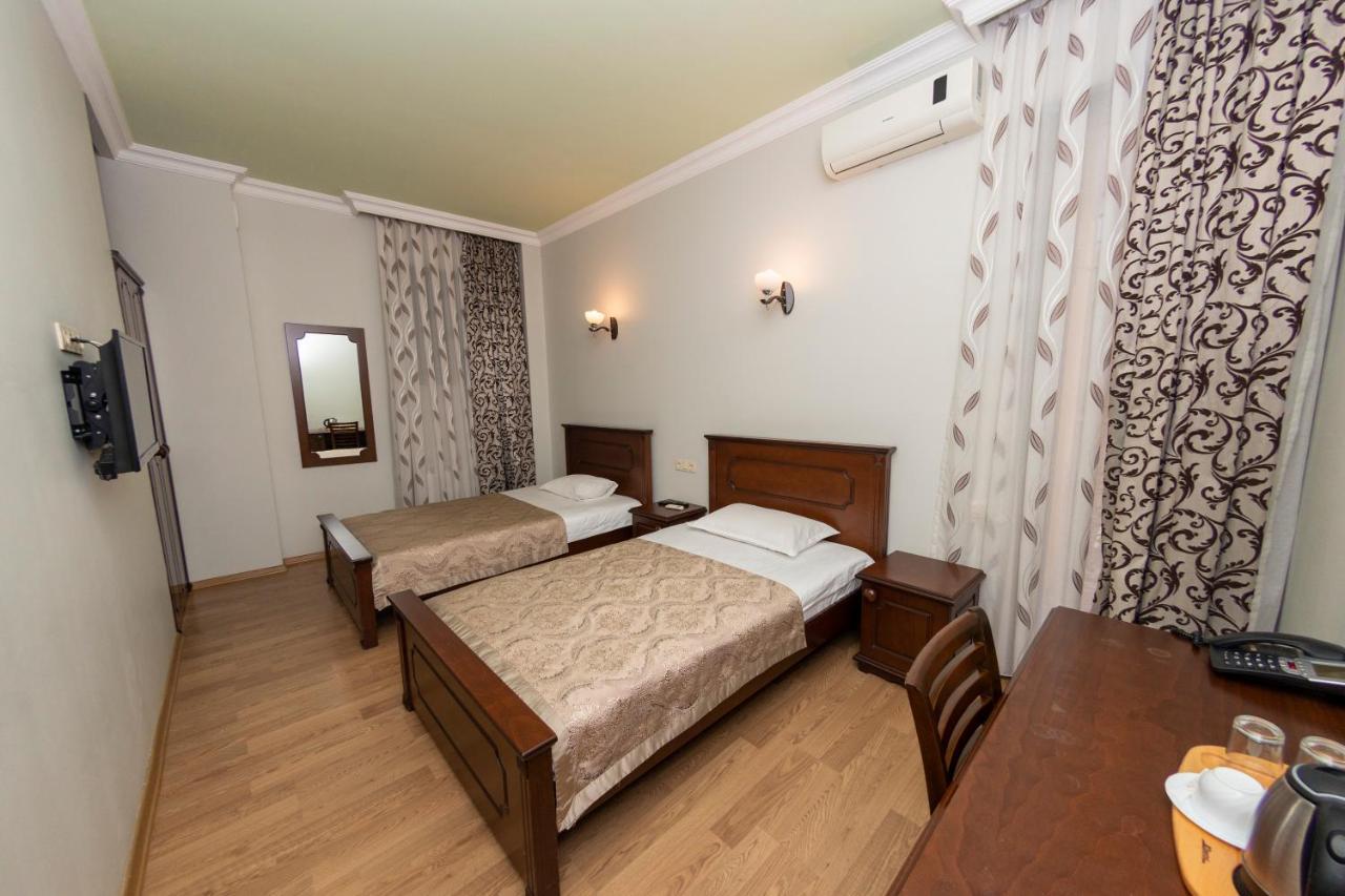 Eiffel Hotel Batumi Ngoại thất bức ảnh