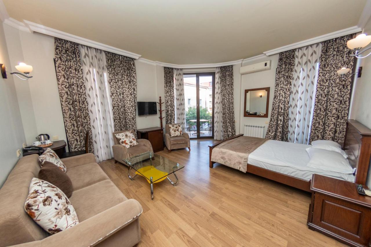 Eiffel Hotel Batumi Ngoại thất bức ảnh