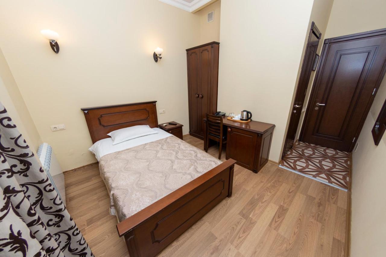 Eiffel Hotel Batumi Ngoại thất bức ảnh