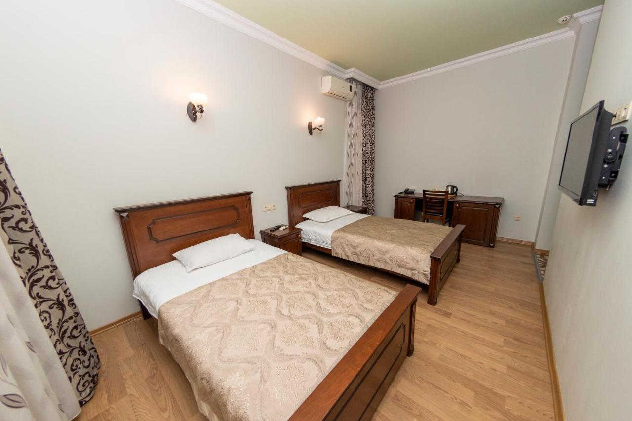 Eiffel Hotel Batumi Ngoại thất bức ảnh
