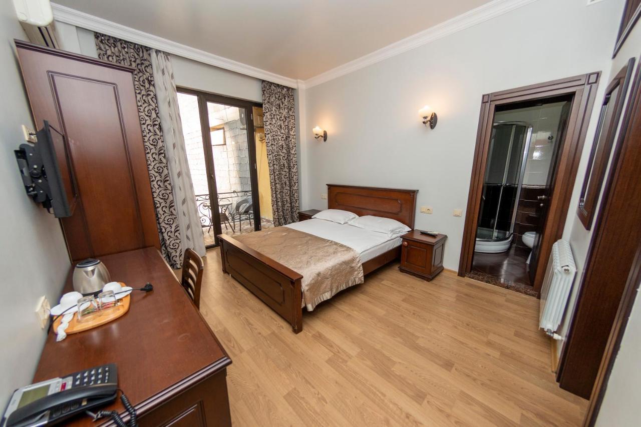 Eiffel Hotel Batumi Ngoại thất bức ảnh