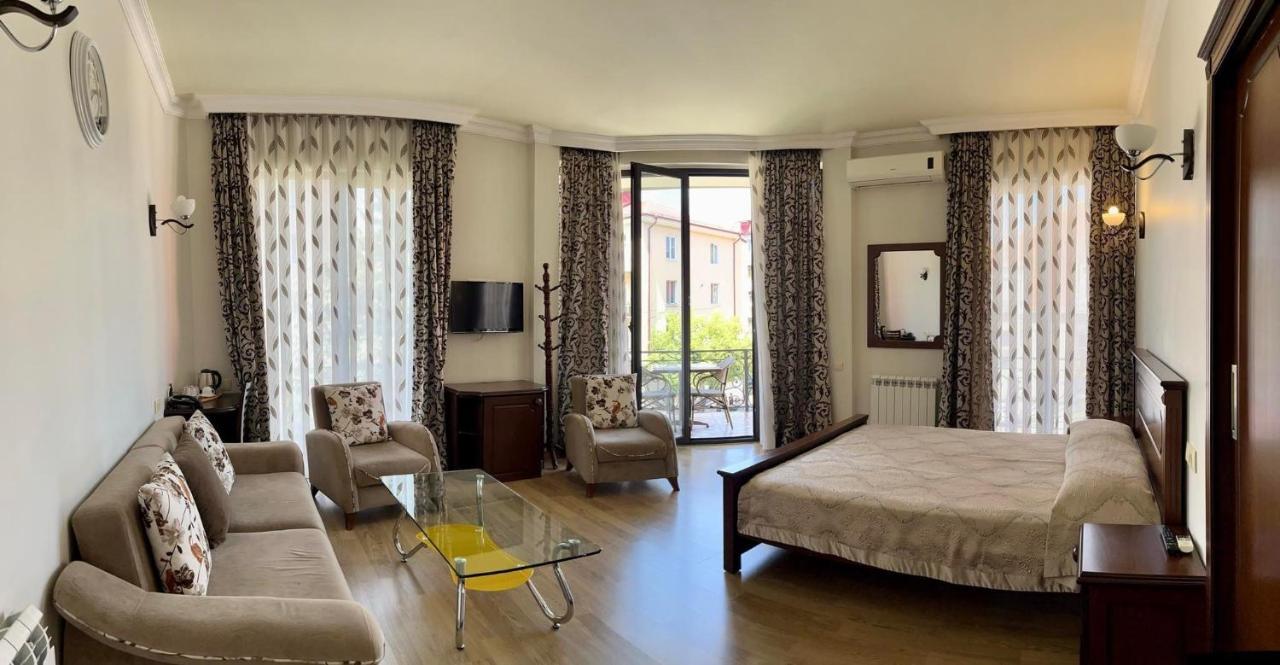 Eiffel Hotel Batumi Ngoại thất bức ảnh