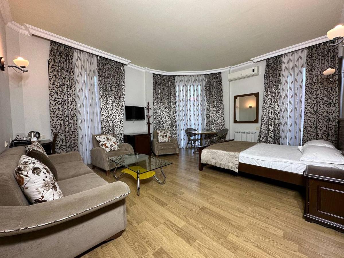 Eiffel Hotel Batumi Ngoại thất bức ảnh