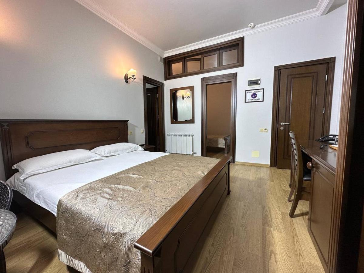 Eiffel Hotel Batumi Ngoại thất bức ảnh