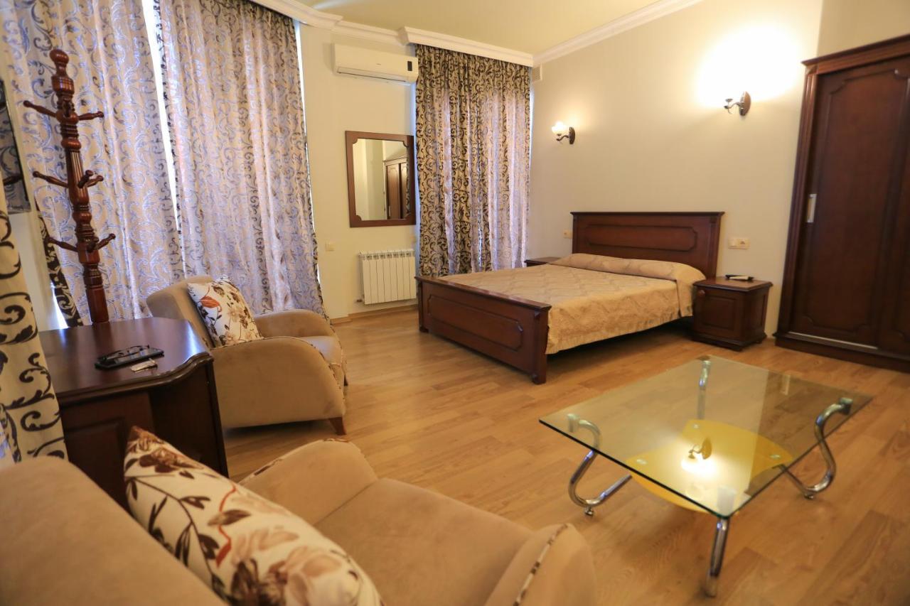 Eiffel Hotel Batumi Ngoại thất bức ảnh