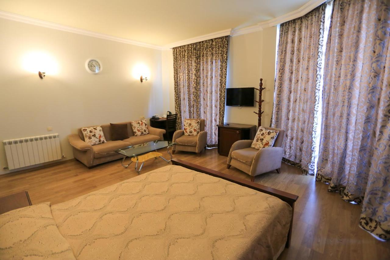 Eiffel Hotel Batumi Ngoại thất bức ảnh