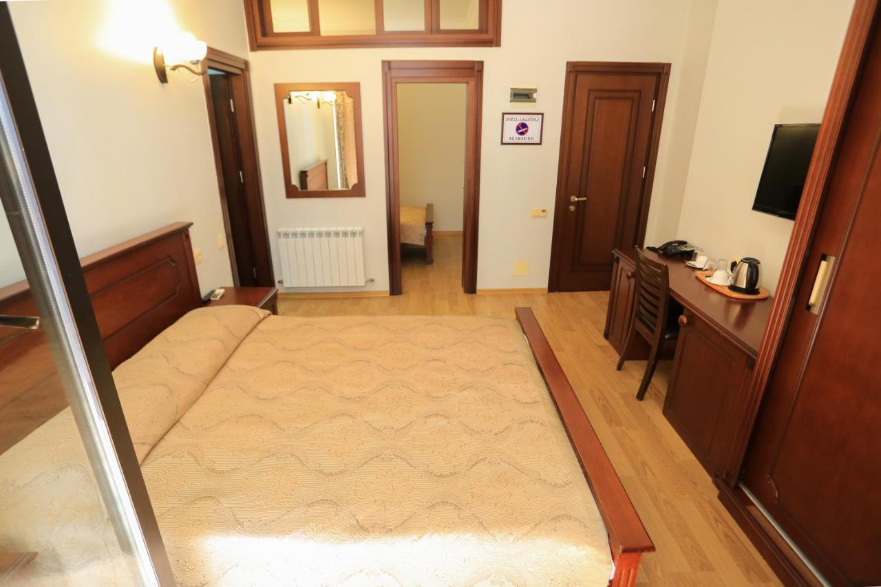 Eiffel Hotel Batumi Ngoại thất bức ảnh