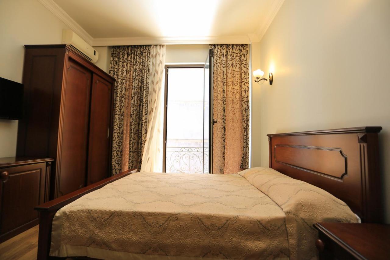 Eiffel Hotel Batumi Ngoại thất bức ảnh