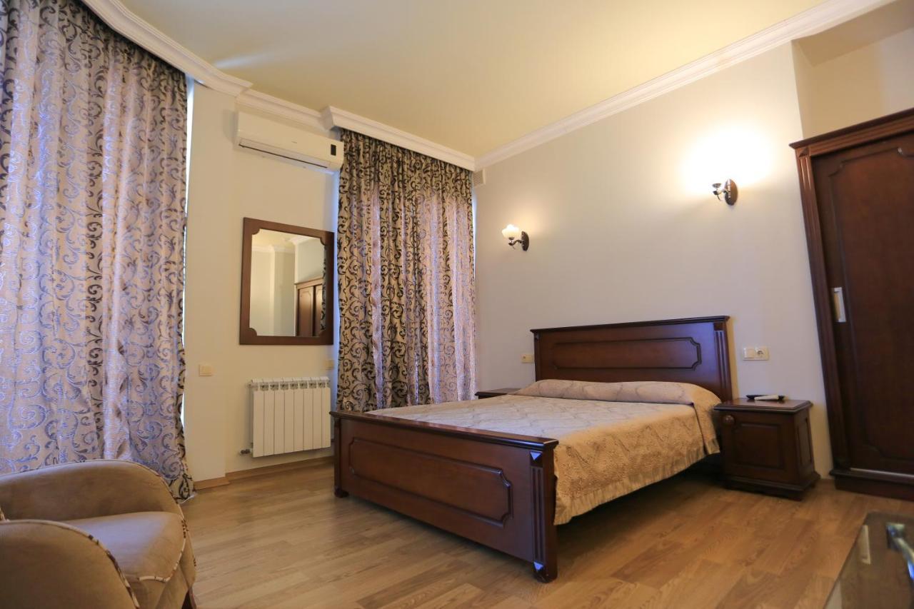 Eiffel Hotel Batumi Ngoại thất bức ảnh