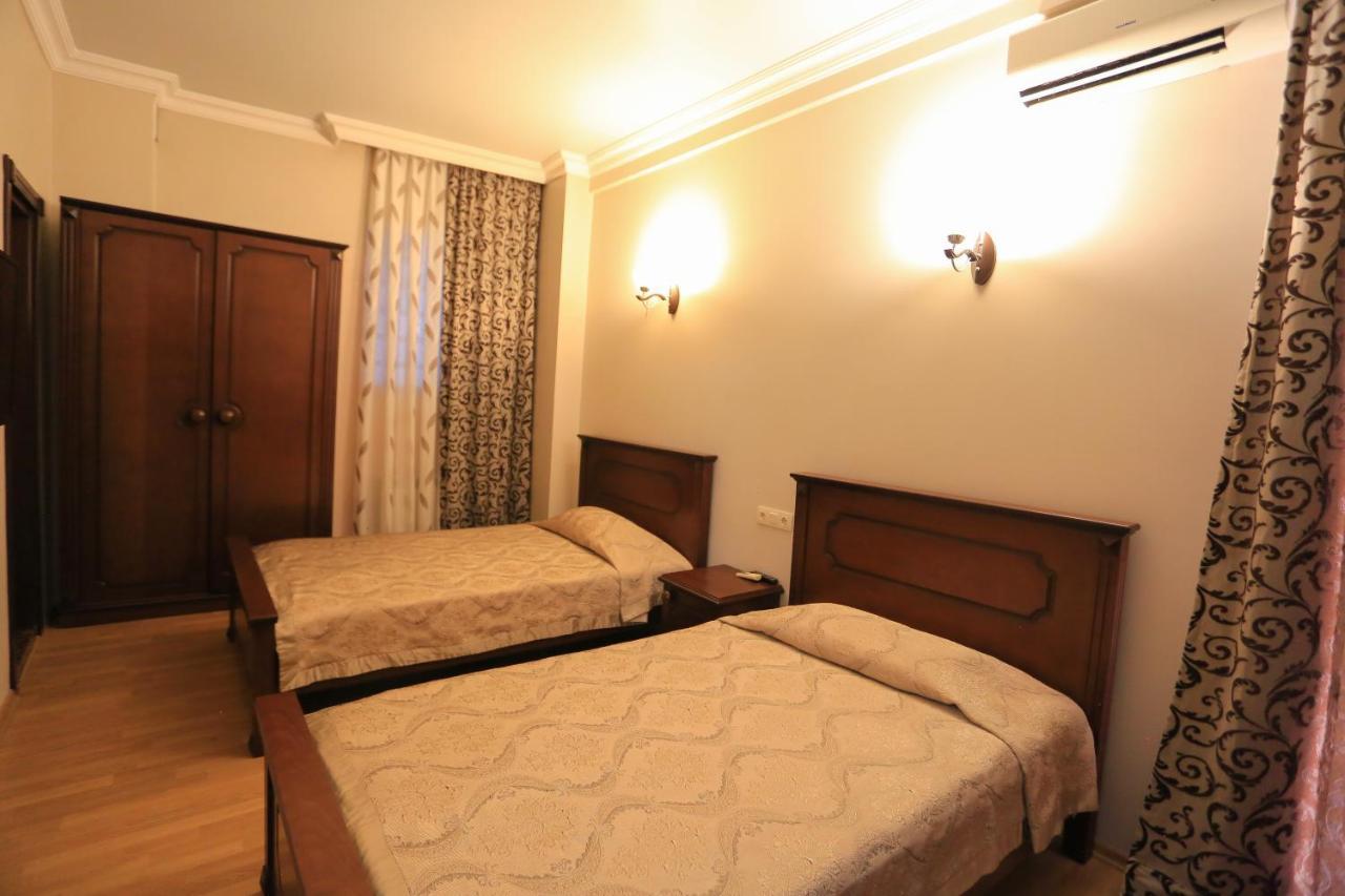 Eiffel Hotel Batumi Ngoại thất bức ảnh
